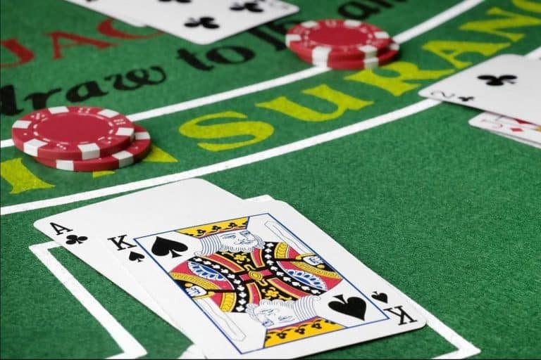 Lobby game menampilkan berbagai permainan live casino dan meja taruhan yang tersedia